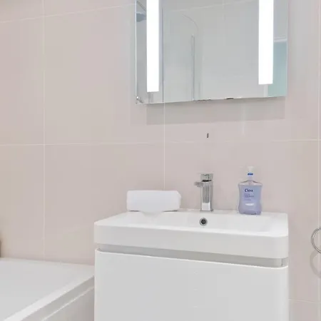 Fully Equipped 2br In W King Cha722 Lägenhet *