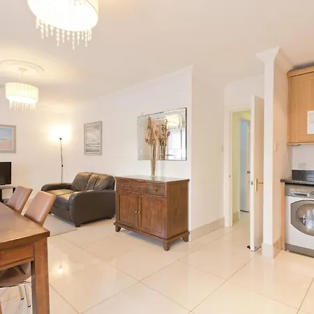 Fully Equipped 2br In W King Cha722