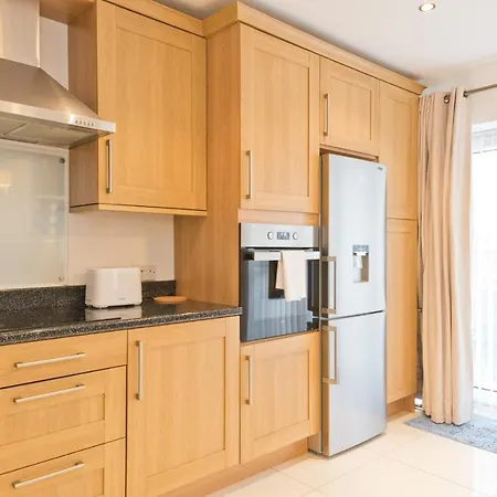 Fully Equipped 2br In W King Cha722 *