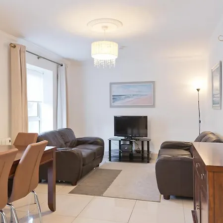 Fully Equipped 2br In W King Cha722 Apartment *